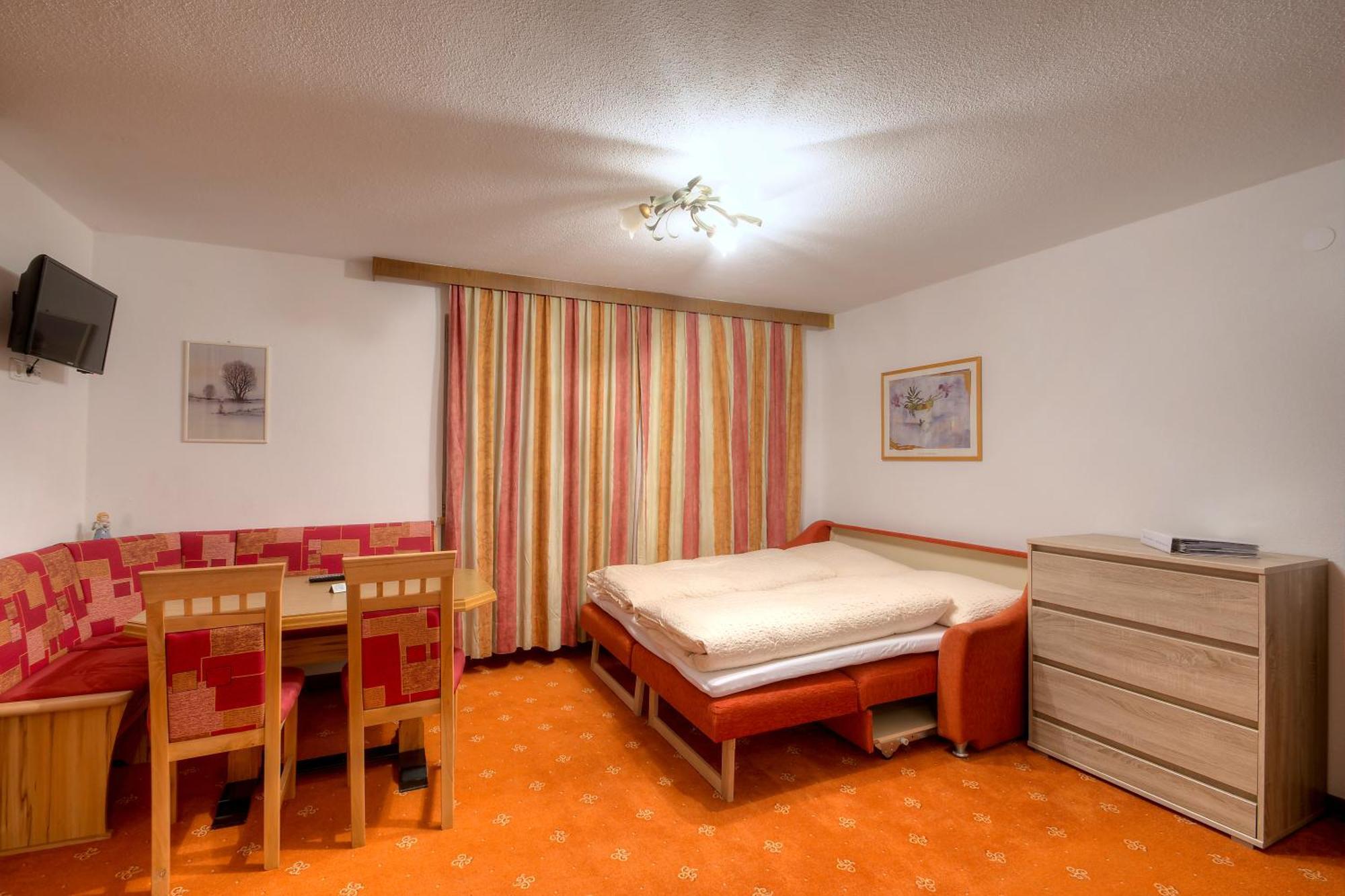 Ferienhaus Bergkristall Pettneu am Arlberg Camera foto
