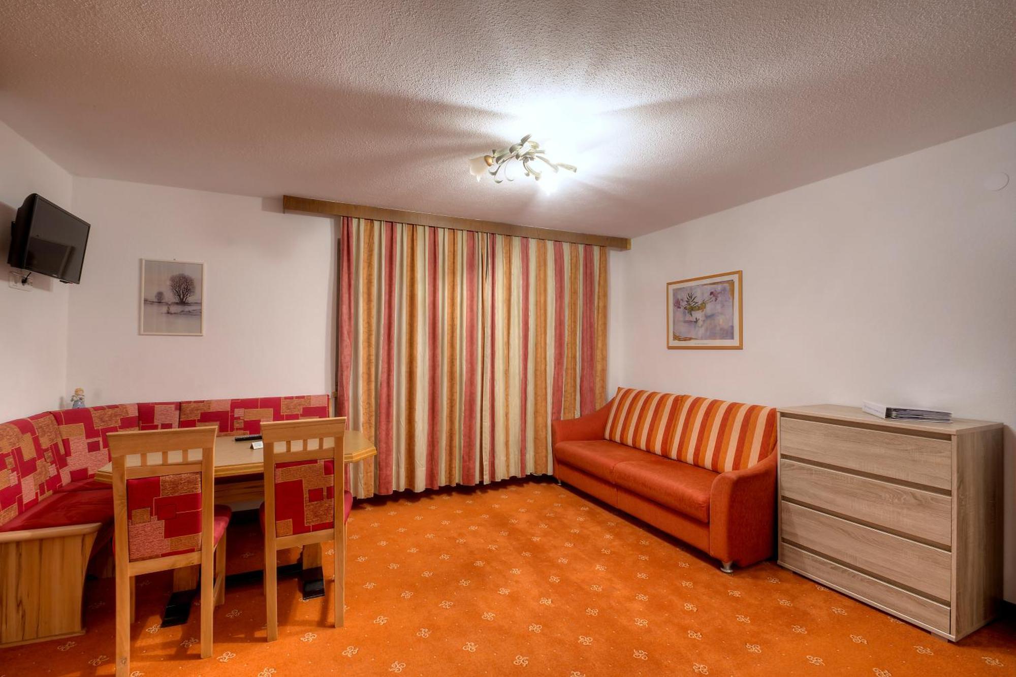 Ferienhaus Bergkristall Pettneu am Arlberg Camera foto